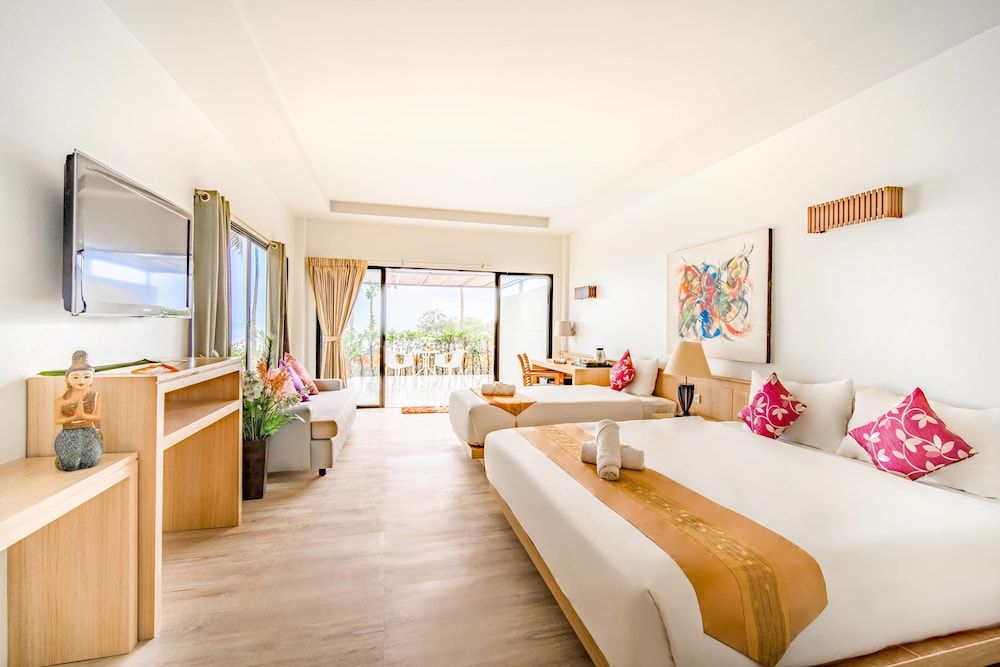 Beachfront Family Suite