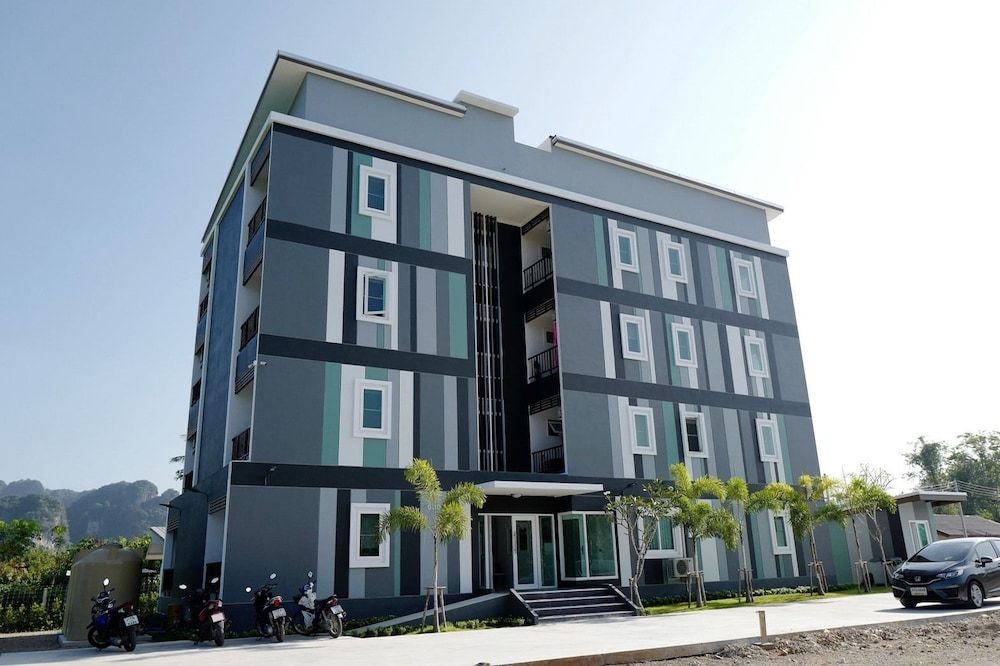 undefined Living at Sphere Apartment - Family room 4