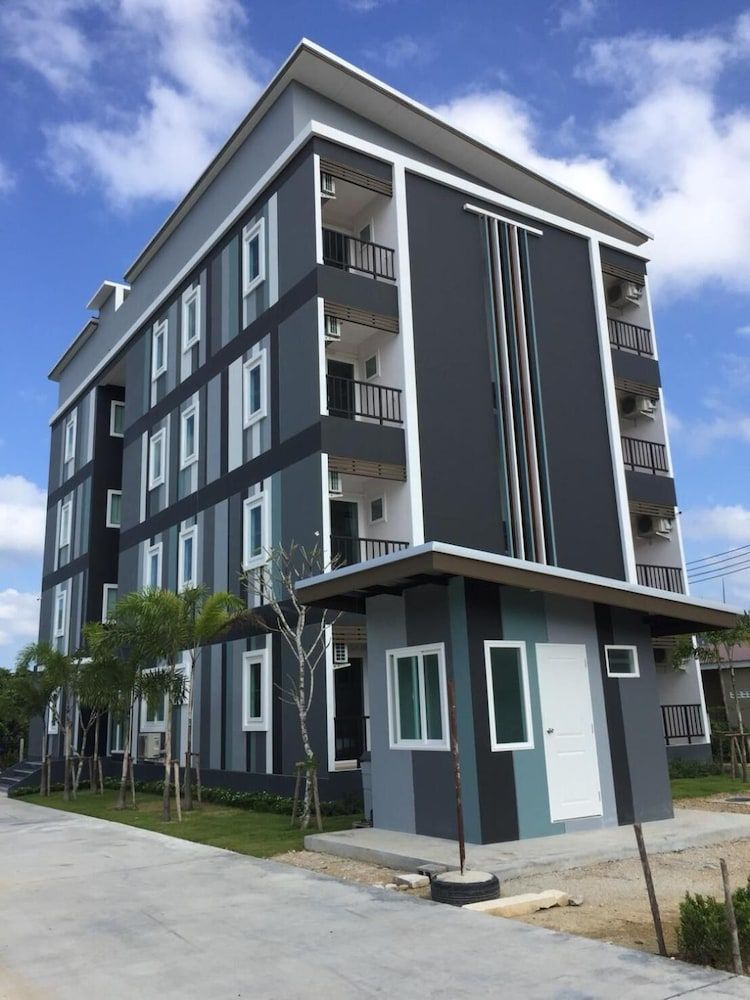 undefined Living at Sphere Apartment - Family room 5