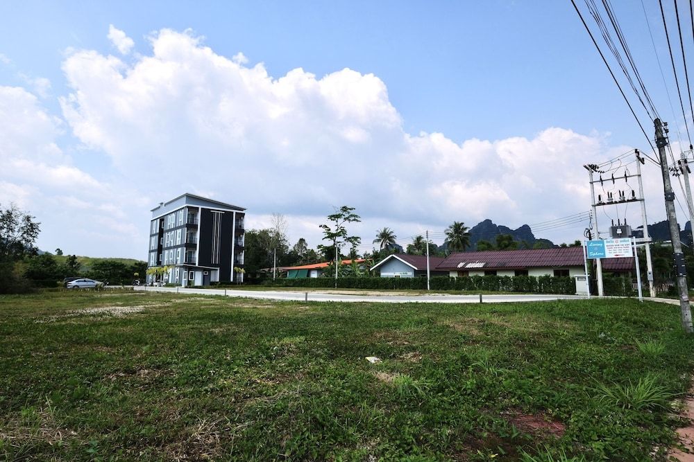 undefined Living at Sphere Apartment - Family room 9