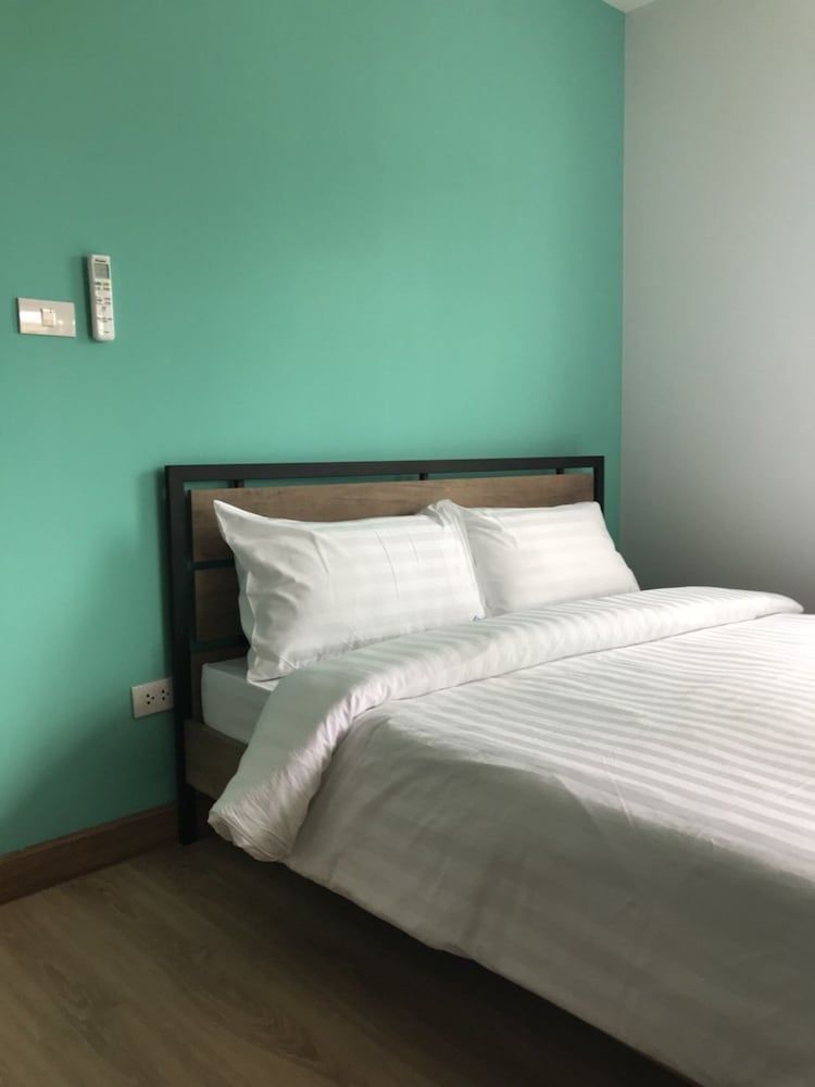 undefined Living at Sphere Apartment - Family room 8