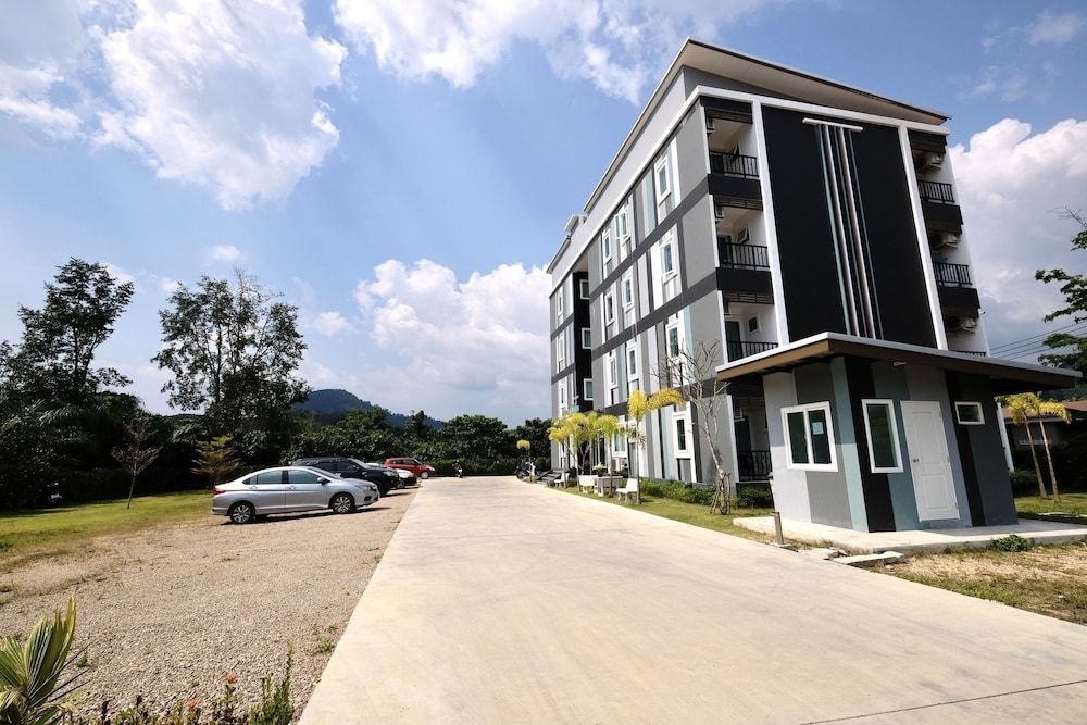 undefined Living at Sphere Apartment - Family room 8