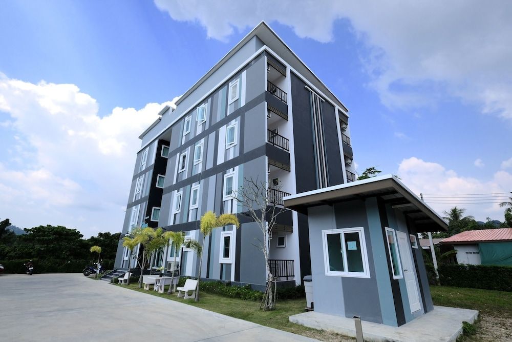 undefined Living at Sphere Apartment - Family room 2