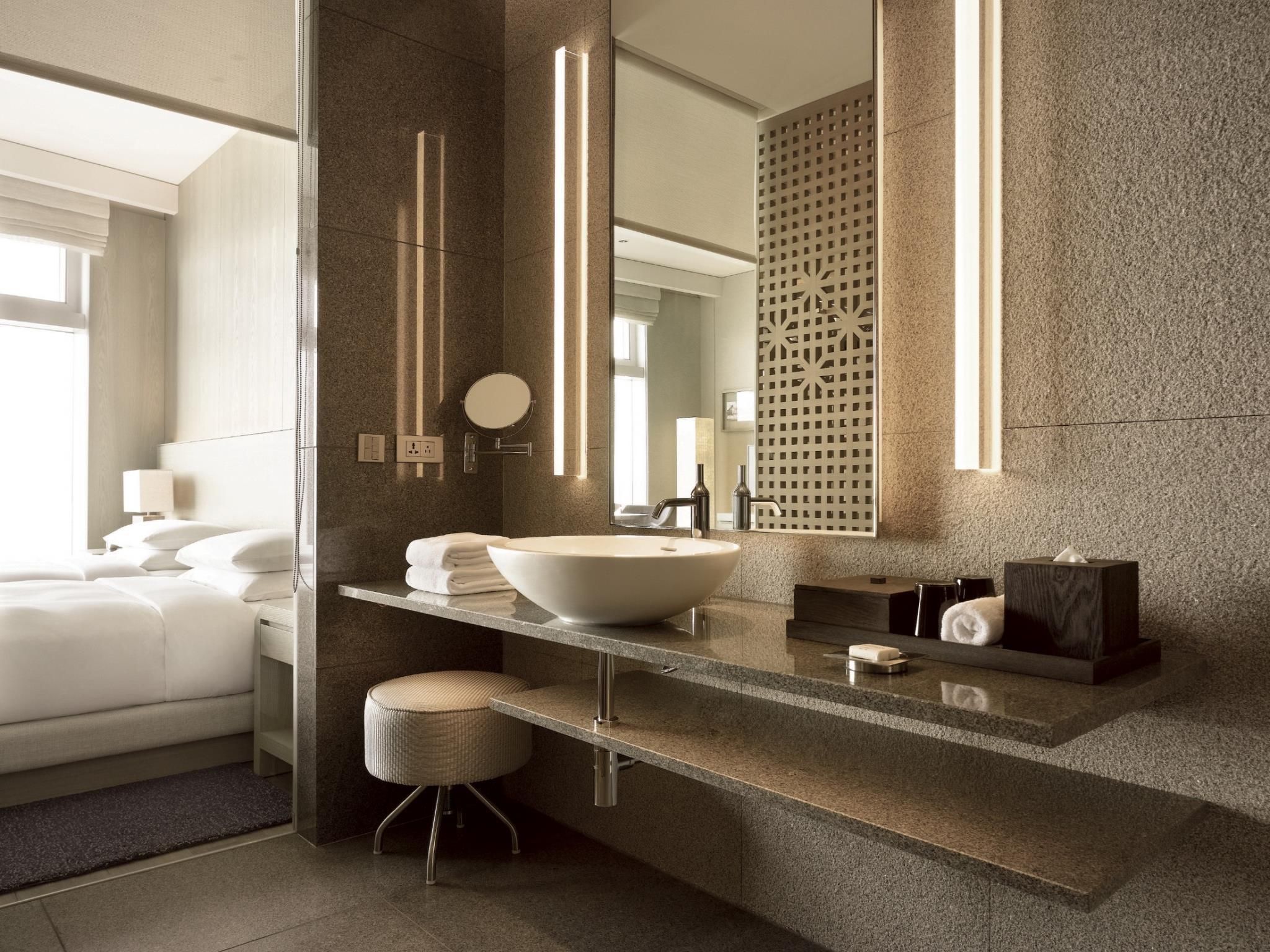 2 Twin Beds With Ocean View