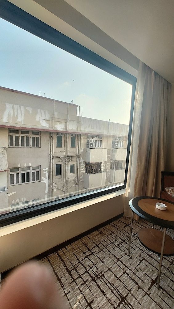 Hotel Marine Plaza - A Sarovar Hotel Executive Suite, 1 Double Bed 4