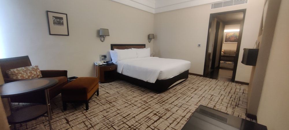 Hotel Marine Plaza - A Sarovar Hotel Executive Suite, 1 Double Bed 2
