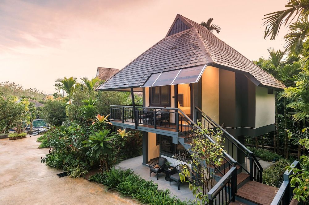 undefined Loy Chalet 2