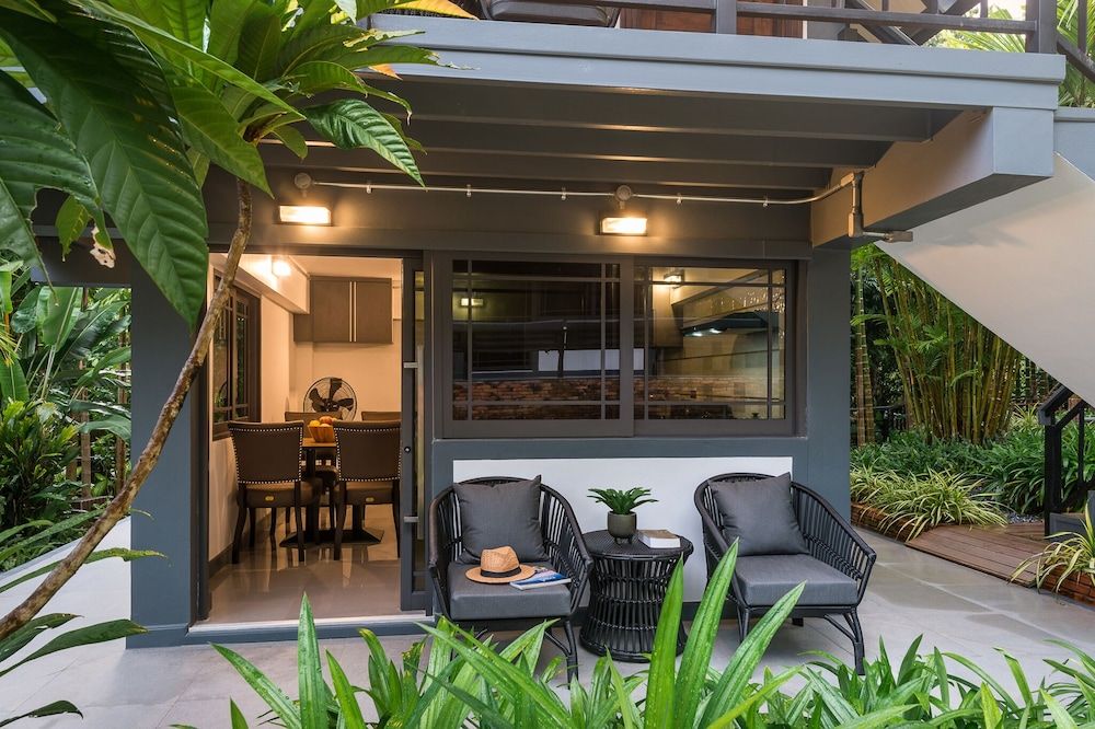 undefined Loy Chalet 6