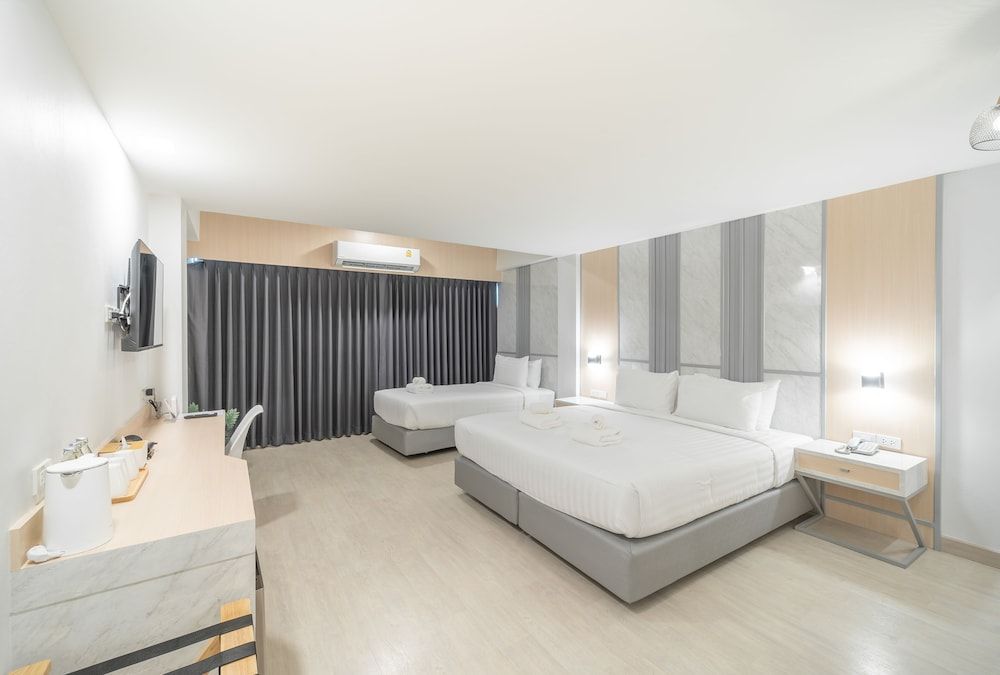 The Space Hotel Lampang Deluxe Triple Room 3