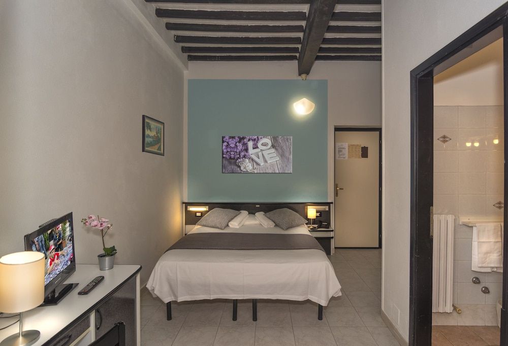 Hotel Amalfitana Standard Double Room 13