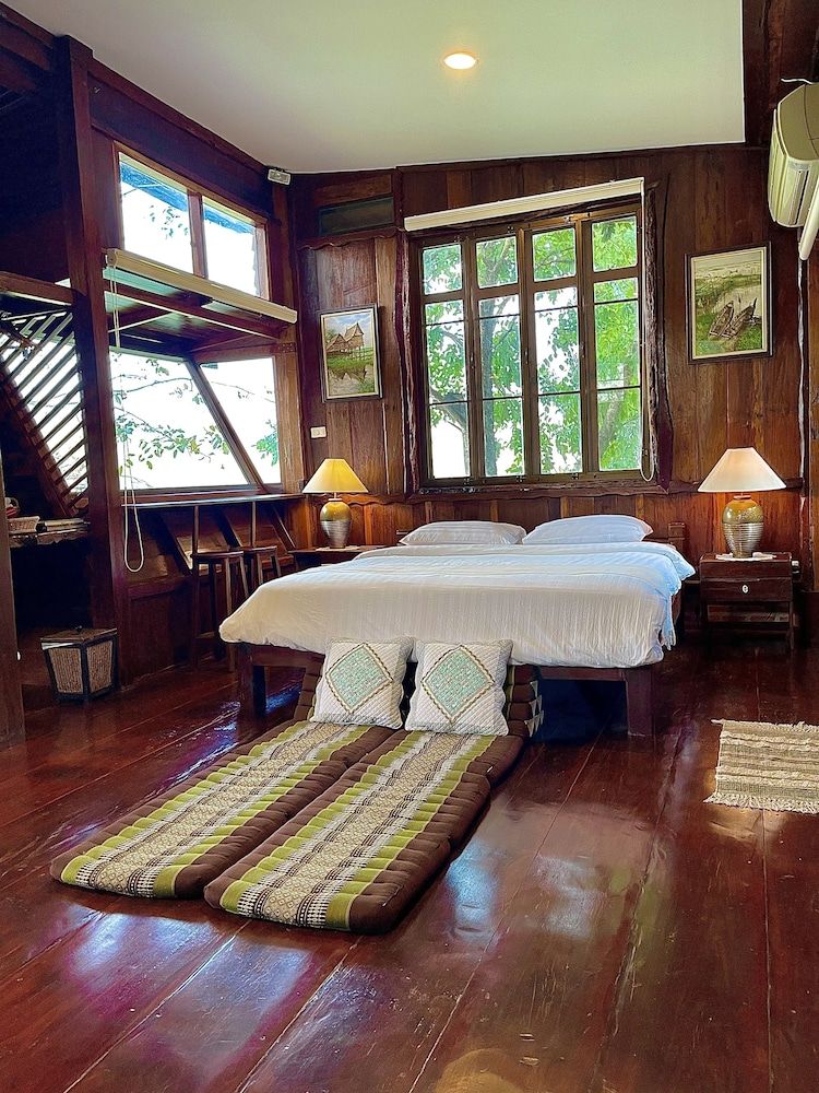 Pakchong Family Home Cabin with Mountain View 5