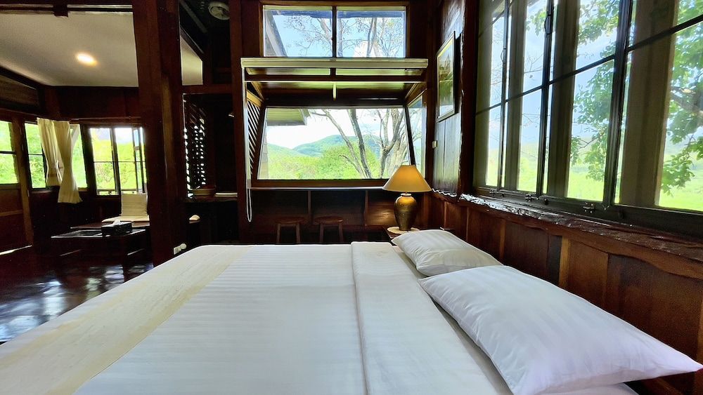 Pakchong Family Home Cabin with Mountain View 3