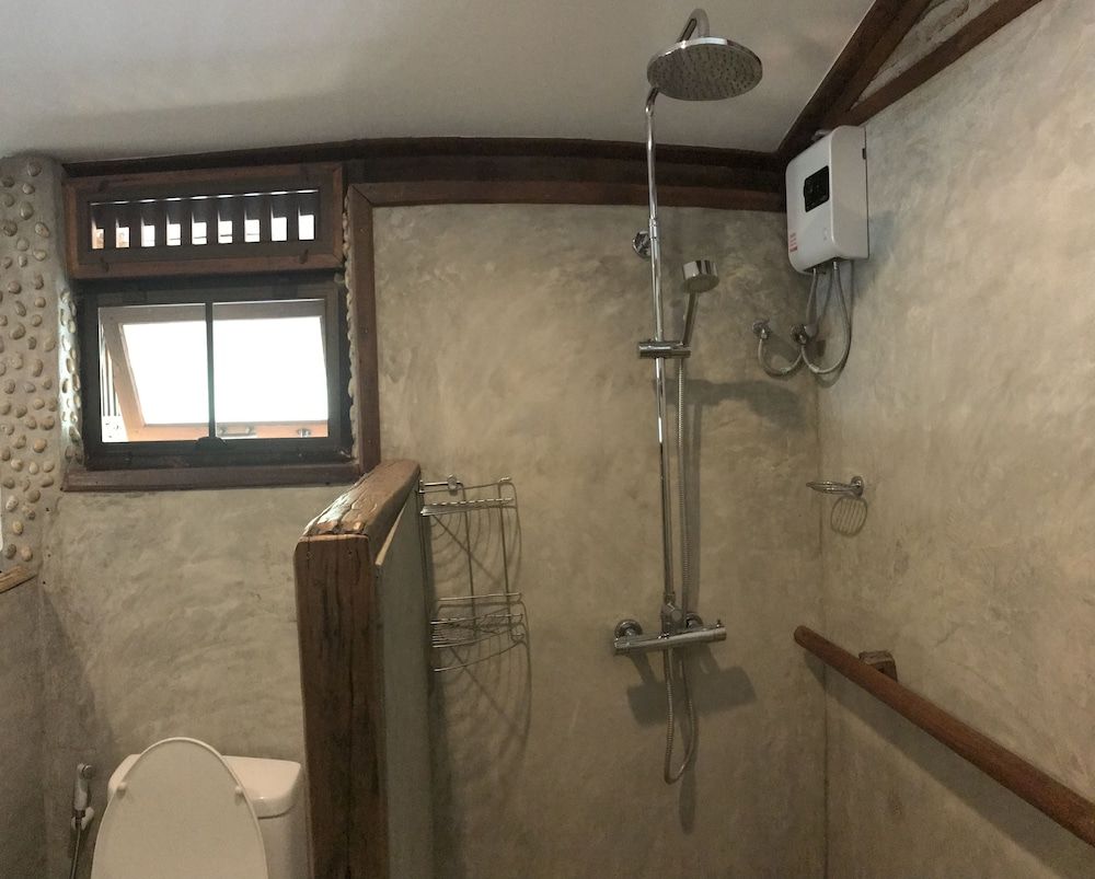 Pakchong Family Home Cottage with Fan 4