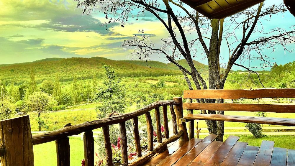 Pakchong Family Home Cabin with Mountain View 9