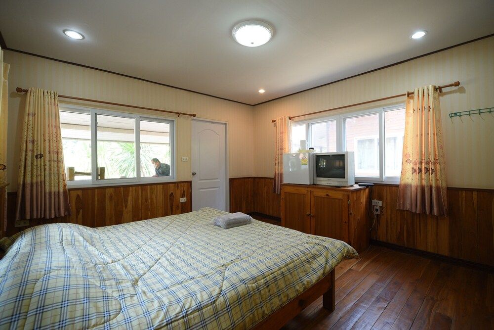 OYO 942 Khaoyai Sakthong Resort Superior Twin Room 5