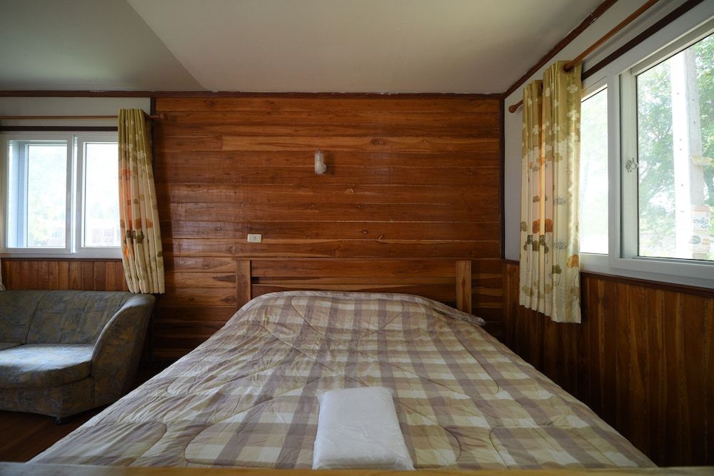 OYO 942 Khaoyai Sakthong Resort Superior Double Room 4