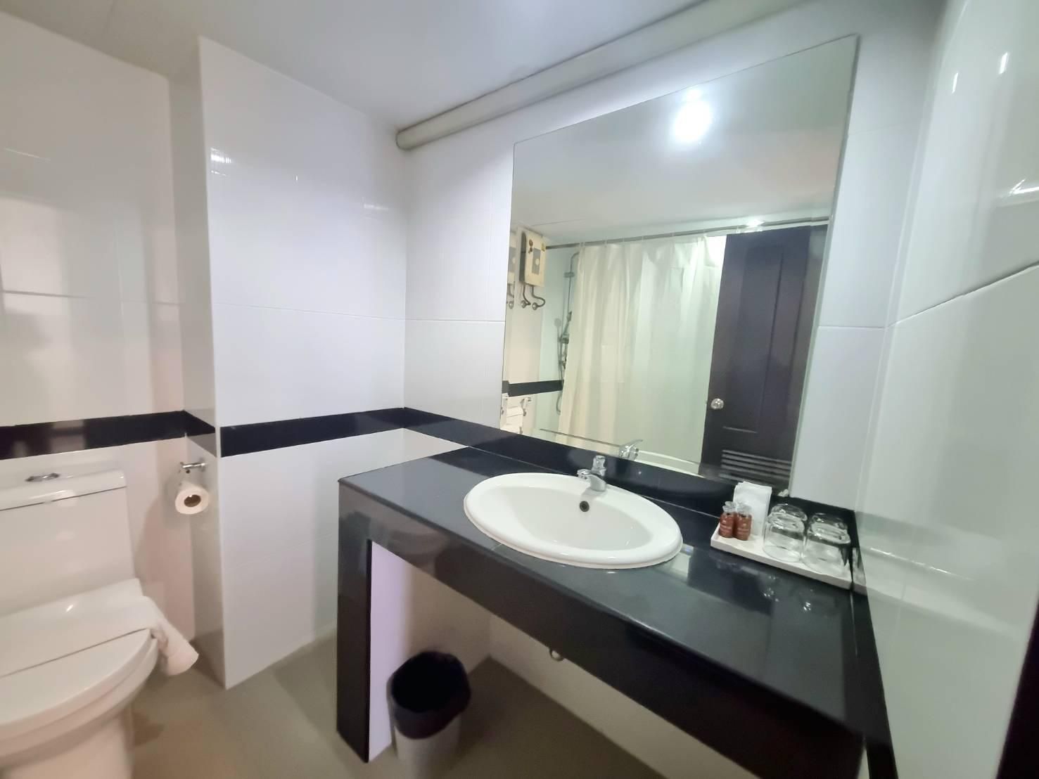 The Grand Day Night Superior Twin 2