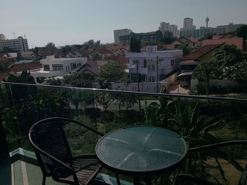 Acqua Condominium Classic Studio Suite, 1 King Bed, Non Smoking 7