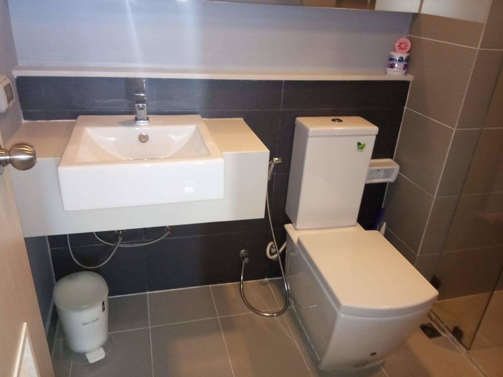 Acqua Condominium Classic Studio Suite, 1 King Bed, Non Smoking 10