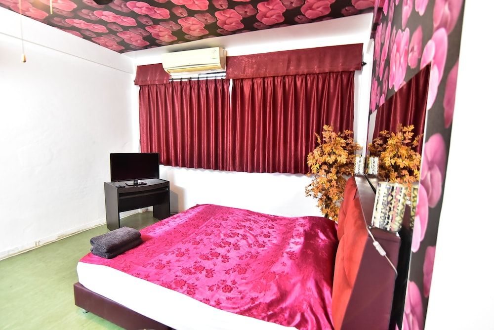 undefined Maxwell Inn 3