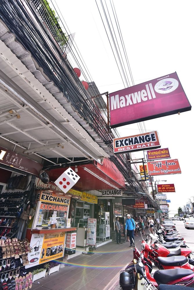 undefined Maxwell Inn