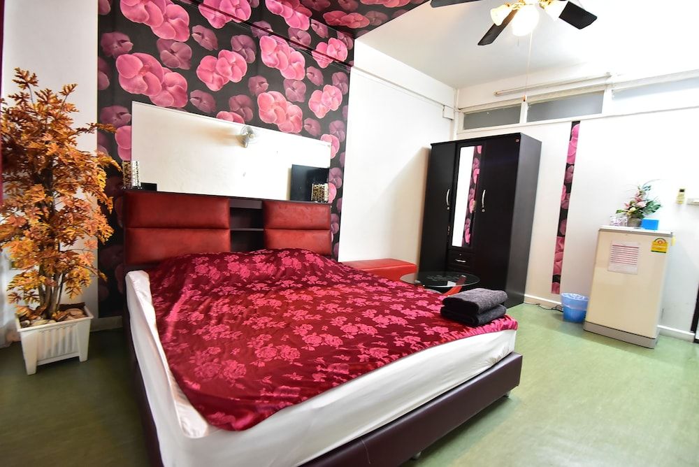 undefined Maxwell Inn 4