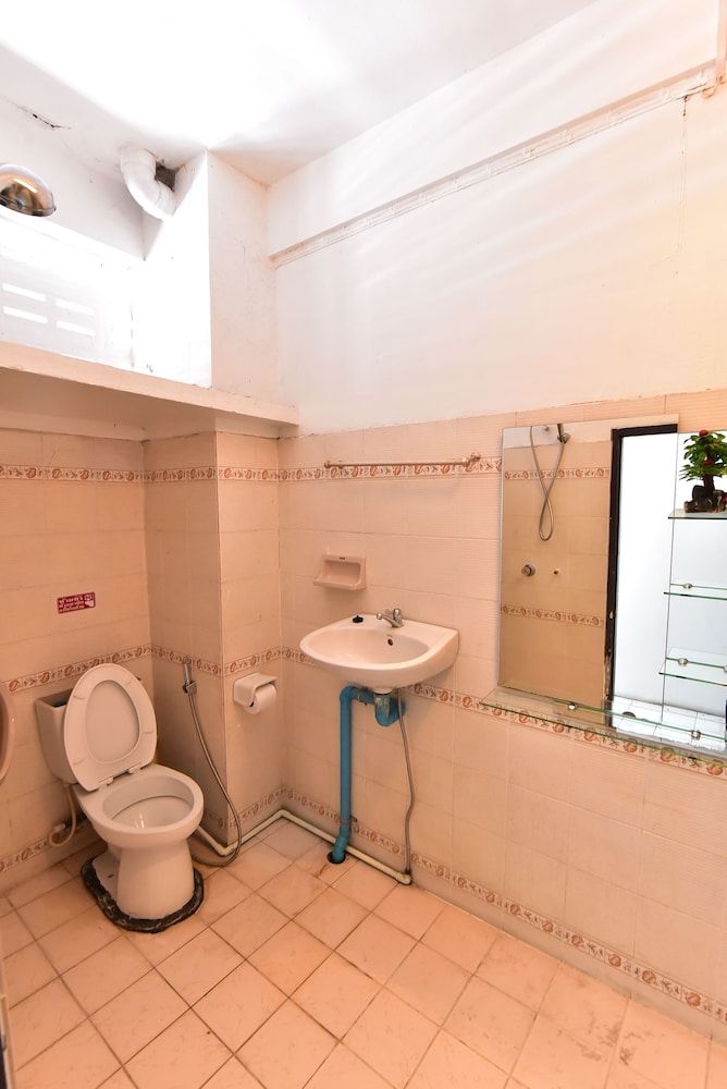 undefined Maxwell Inn 8