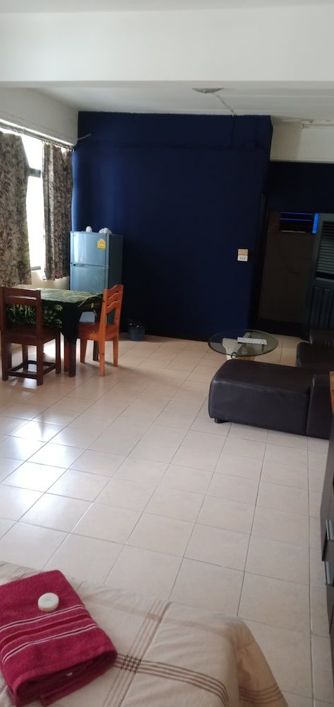 undefined La Canteena 8