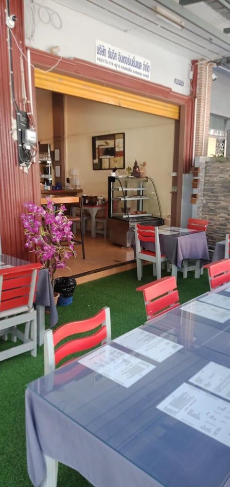 undefined La Canteena 6