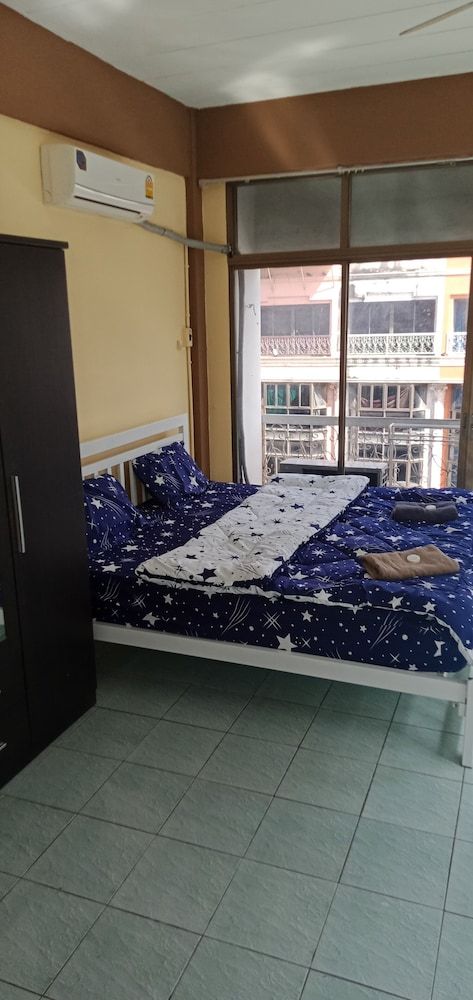 undefined La Canteena 10