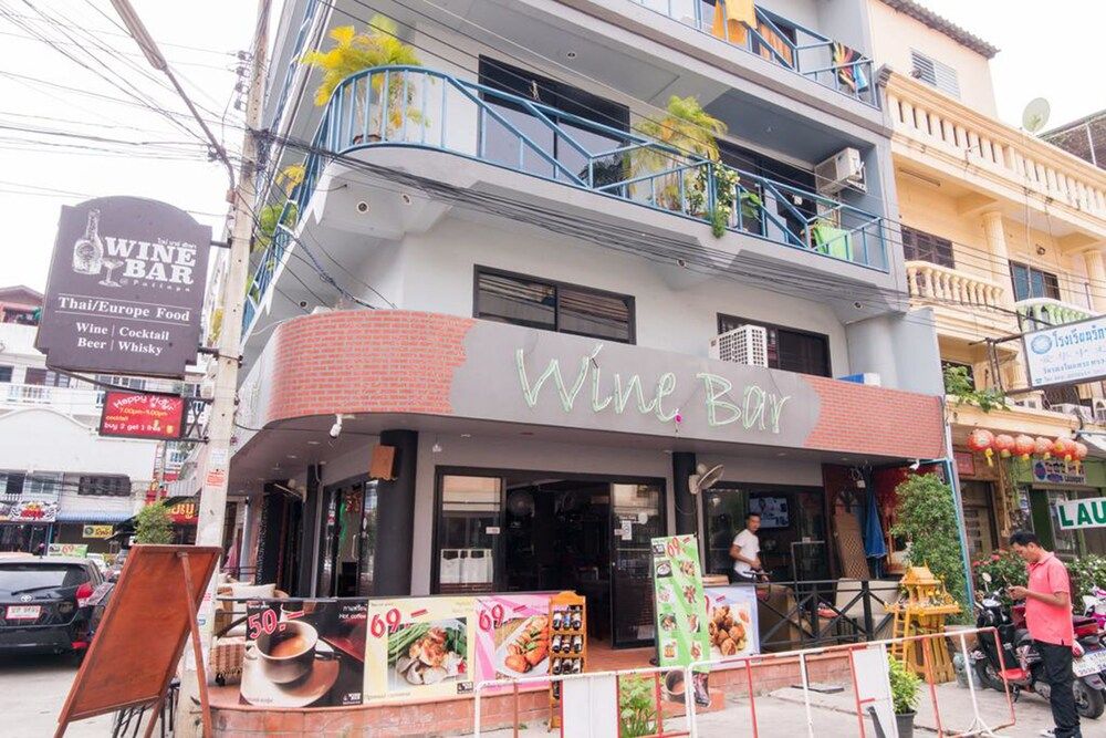 undefined DE Apartment 3