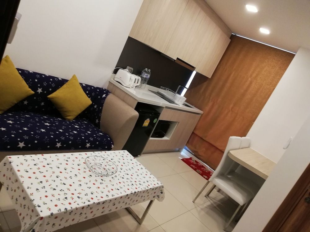 Arcadia Beach Resort Pool View Deluxe Apartment, 1 Queen Bed, Non Smoking, Pool View 15