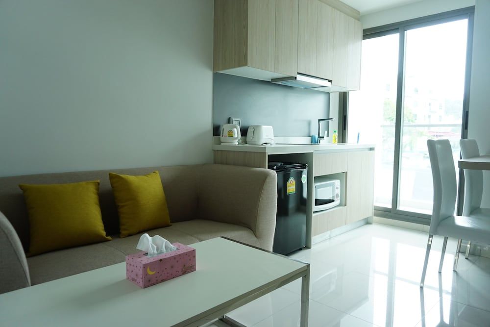 Arcadia Beach Resort Pool View Deluxe Apartment, 1 Queen Bed, Non Smoking, Pool View 14