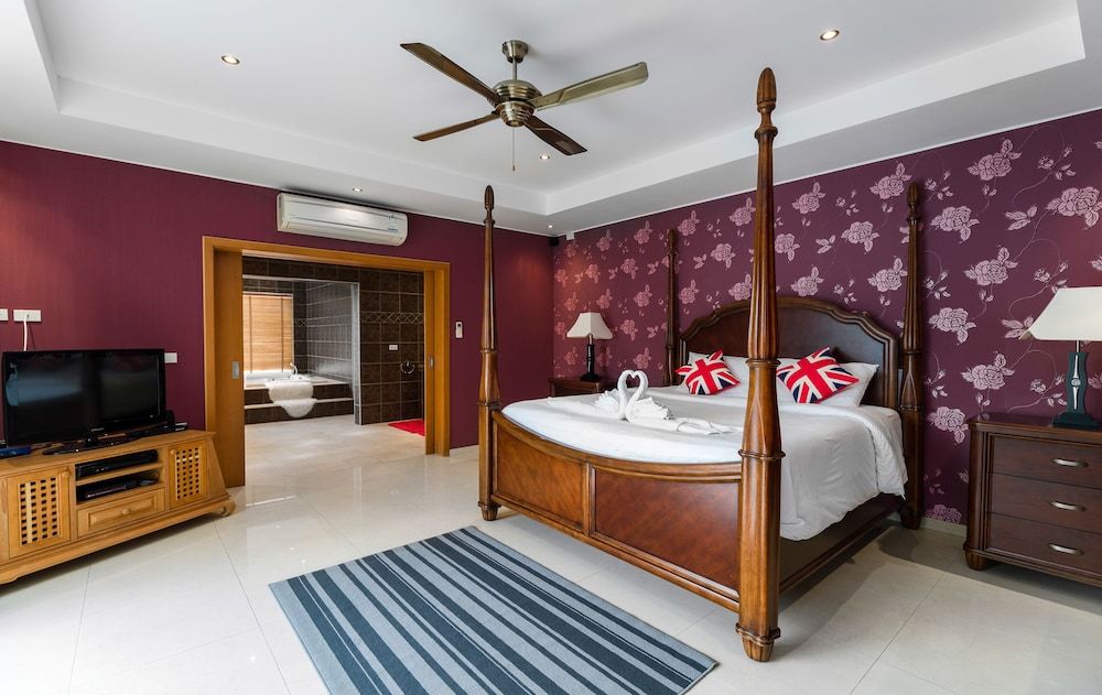 undefined Stunning Luxury Golf and Pool Villas