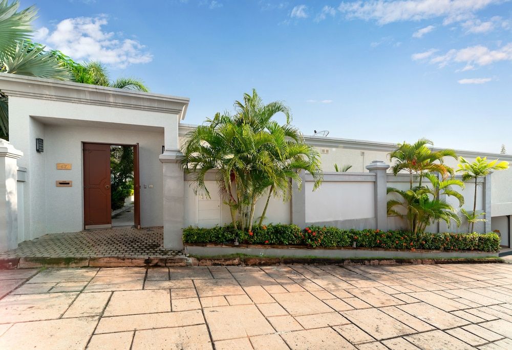 undefined Stunning Luxury Golf and Pool Villas 3