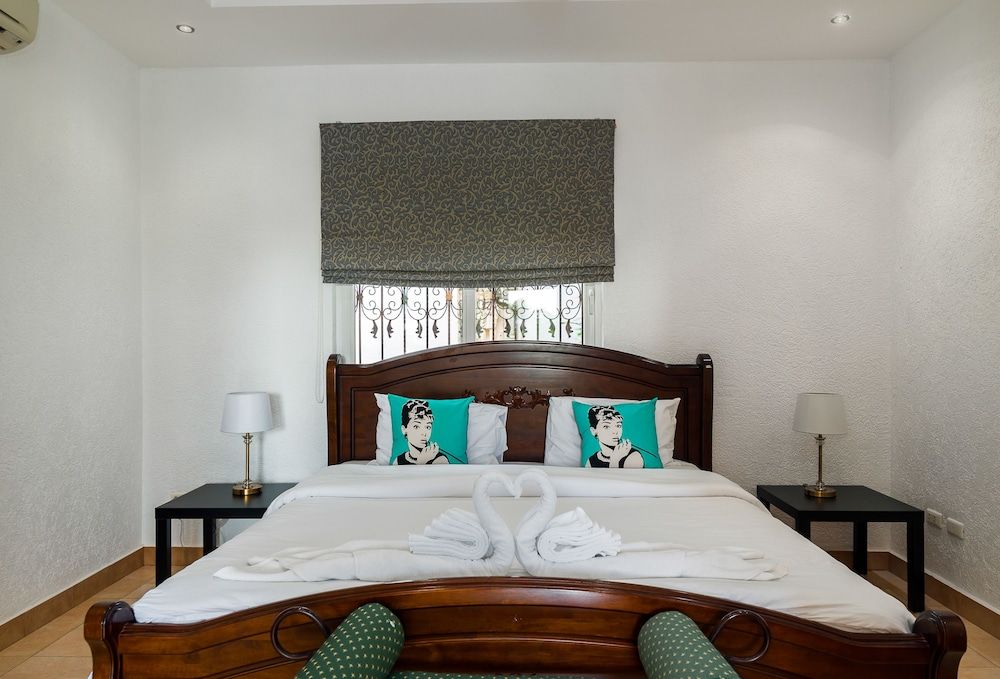 Stunning Luxury Golf and Pool Villas Elite House, Multiple Beds, Non Smoking, Sea View 2