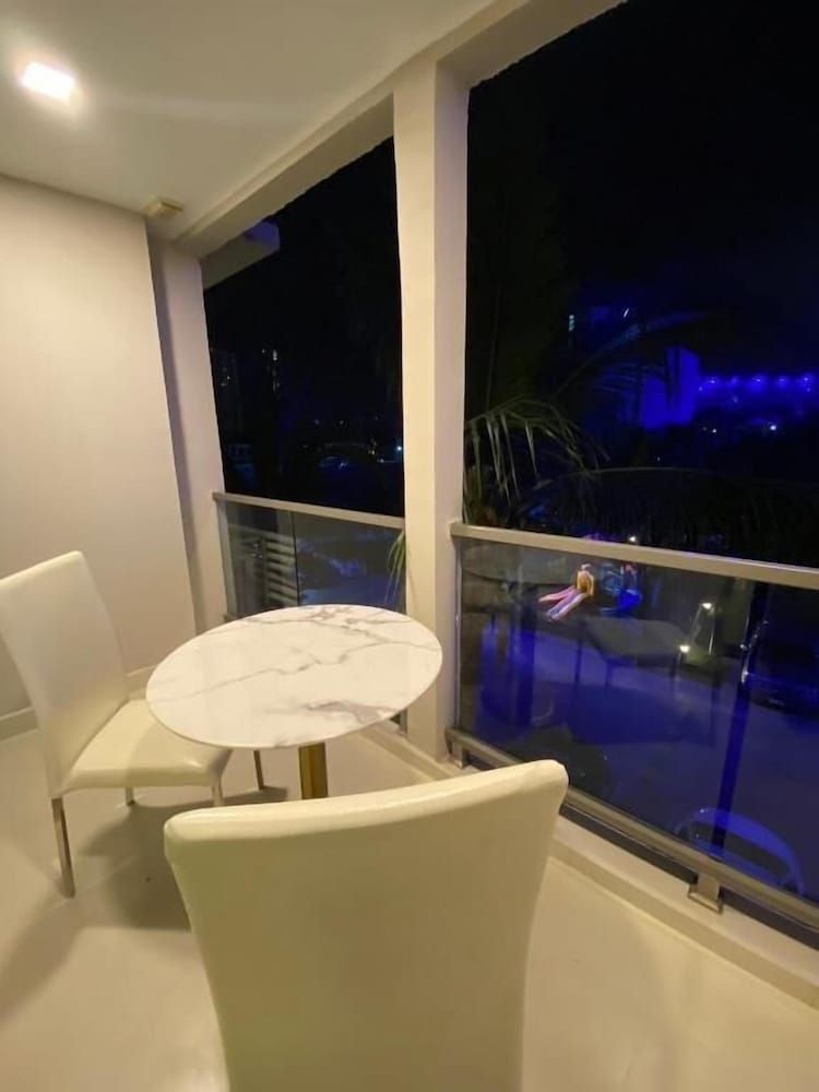 Maldives Resort by PSR ASIA Deluxe Condo, 2 Bedrooms, Balcony 5