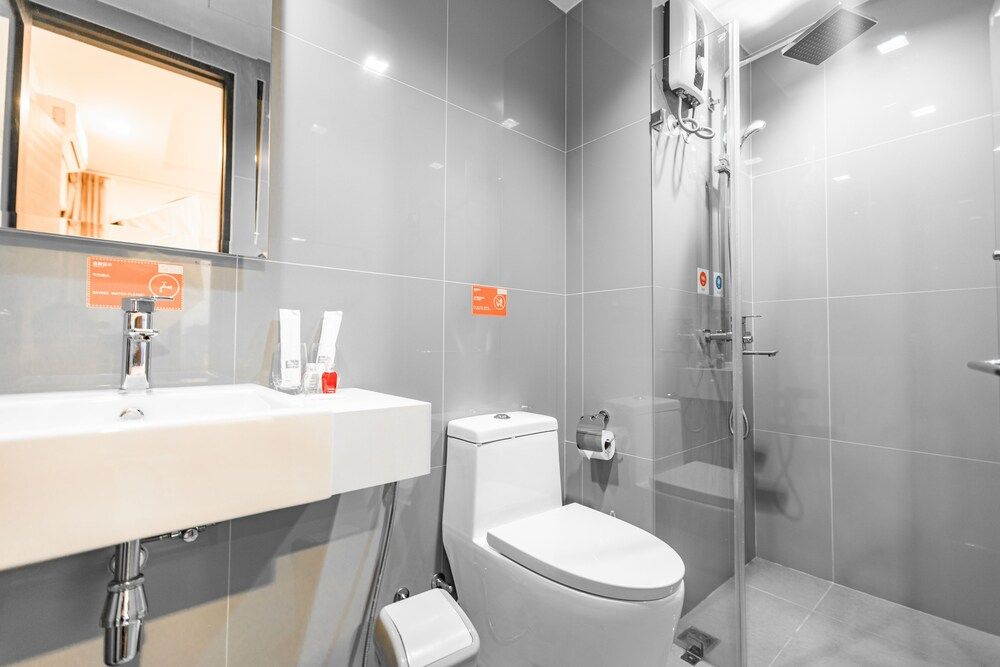 YK Condotel Pattaya Superior Apartment, 1 Queen Bed, Non Smoking, Sea View 9