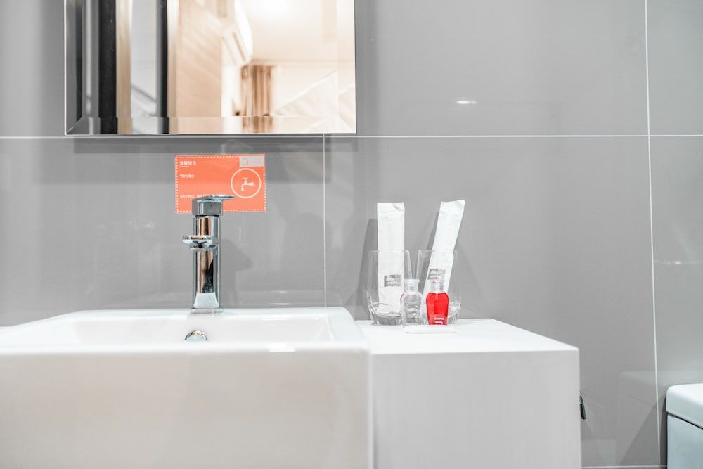 YK Condotel Pattaya Superior Apartment, 1 Queen Bed, Non Smoking, Sea View 8