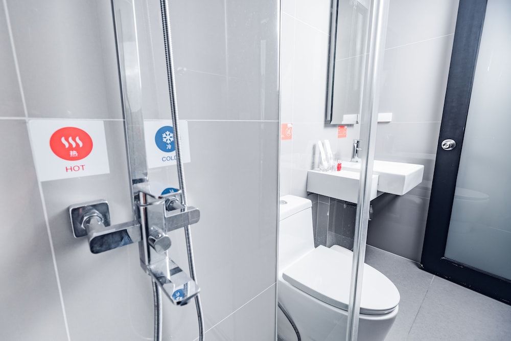 YK Condotel Pattaya Studio, 1 Queen Bed, Non Smoking, City View 6