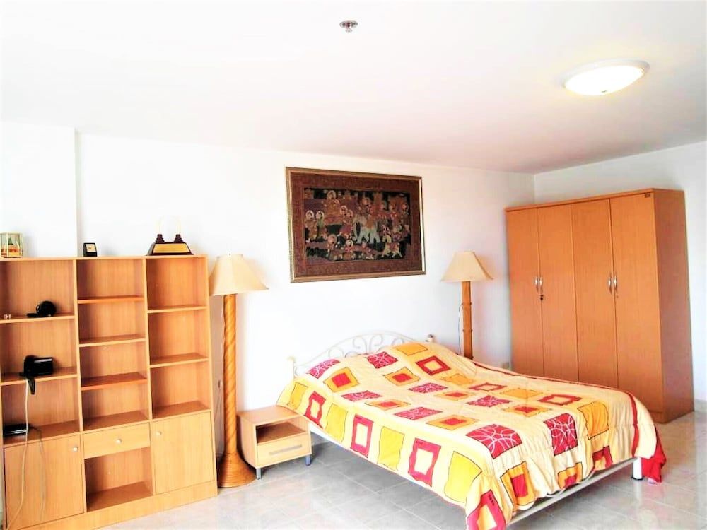 undefined Sea View 1 bed Apartment 8