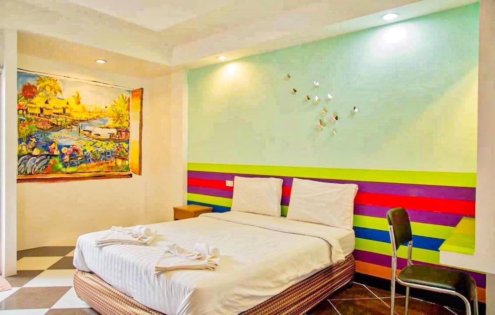 undefined Thai Orange Magic 8