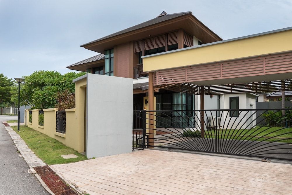 4-Bedroom Villa