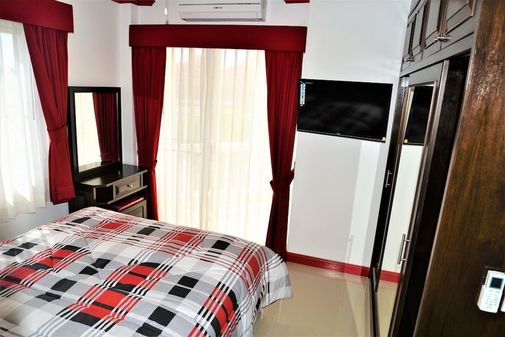 undefined Luxury 1 bed Corner Condo 5