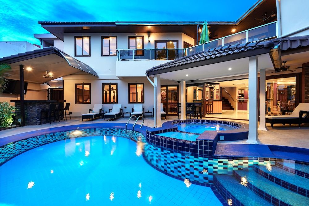 Luxury Pool Villa T1 near Walking Street Luxury Villa 2