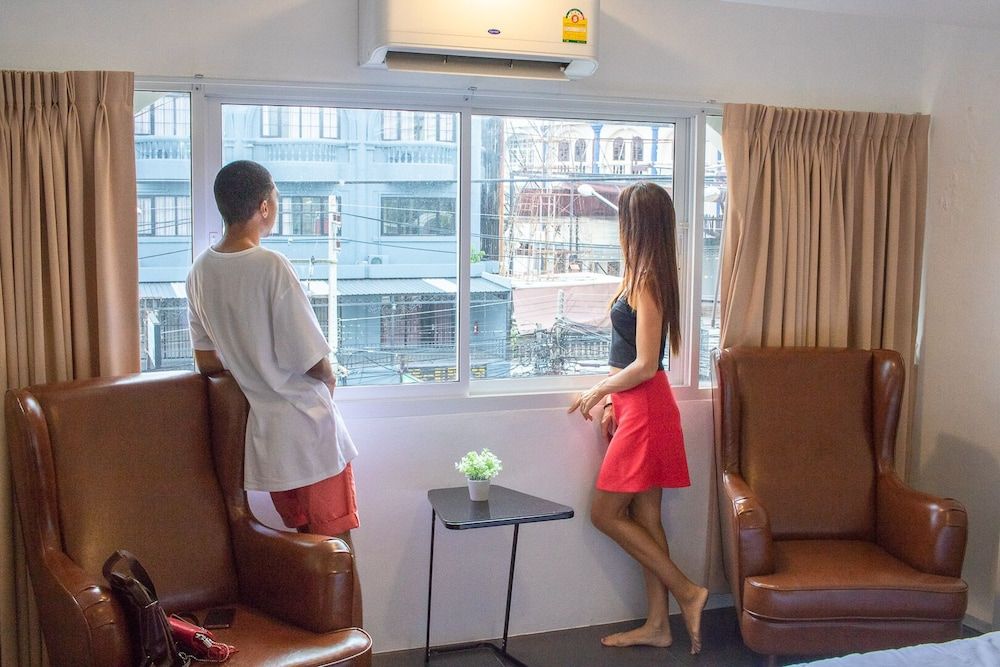 Breeze Hostel Pattaya Deluxe Room, 1 King Bed, Private Bathroom 7