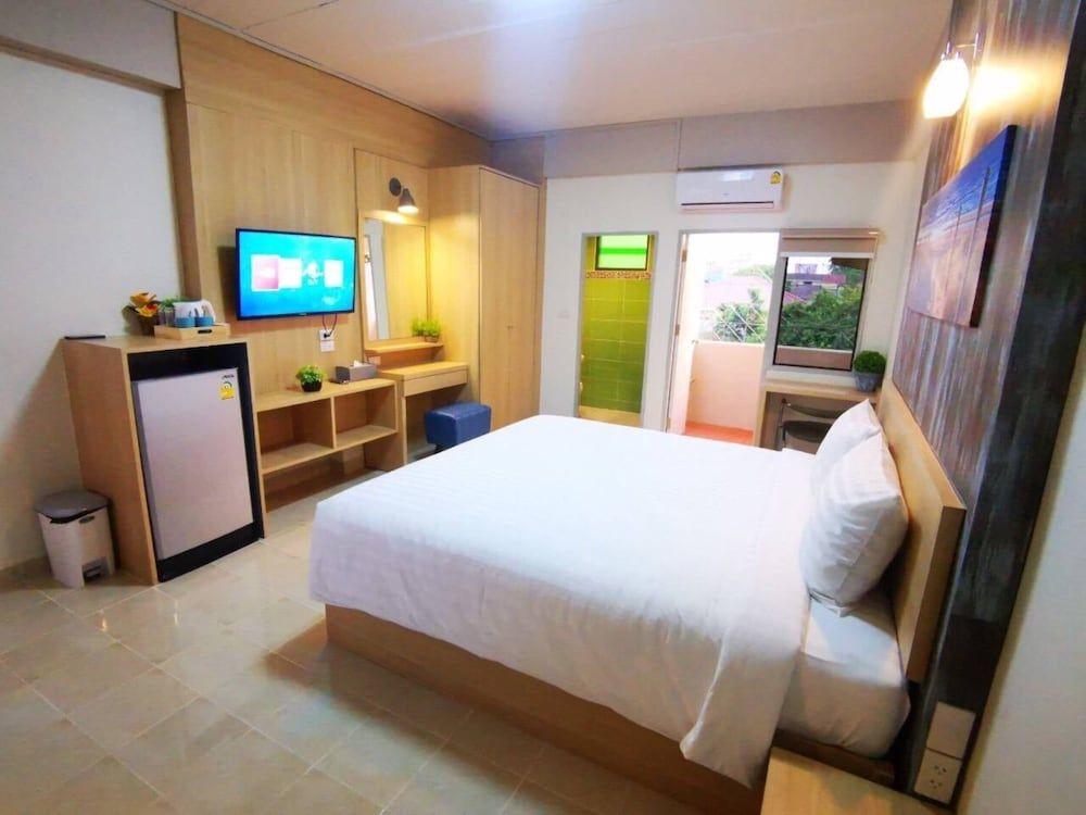 Blue Bed Pattaya SHA by Zuzu Standard Double Room 4