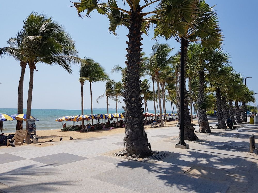 undefined Ons Moeder Restaurant Guesthouse - 5 50 Meters to the Beach 8