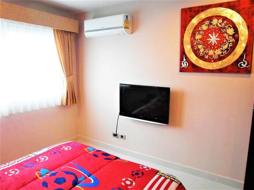 undefined Park Lane Condominium Pattaya Free Shuttle bus to Beach 9