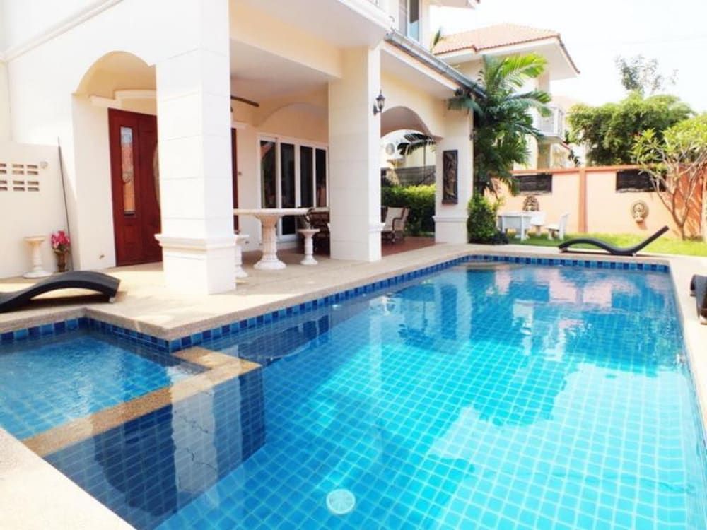 undefined 4 Bedroom Villa Walking Street 15 Min Ride Away 5